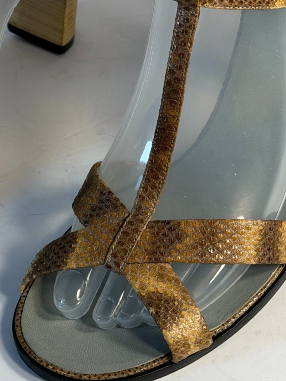 Gucci Sandals size 9B - Picture 14 of 16